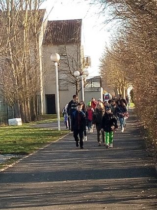 フランスの小学校は時間割はあるの?休憩は一回で昼休みは2時間!