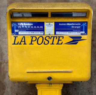 フランス郵便局の営業時間は何時から?2019年の価格はこちら!