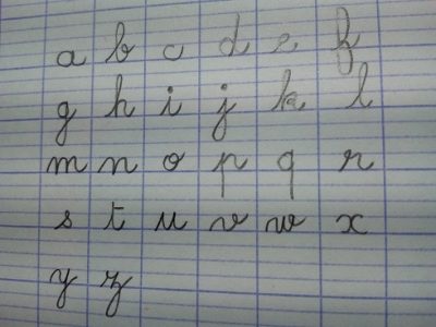 フランス語の筆記体の書き方を 英語との違いを含めて丁寧に教えます フランスの暮らしを楽しむプチ手帳