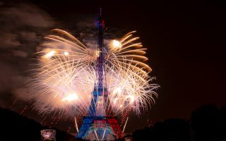 フランス語であけましておめでとうは?カタカナで3語の挨拶教えます